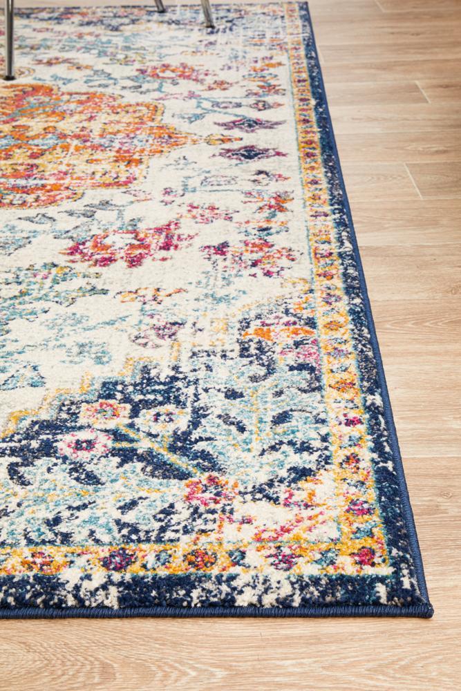 Waken Rug - White Carnival.