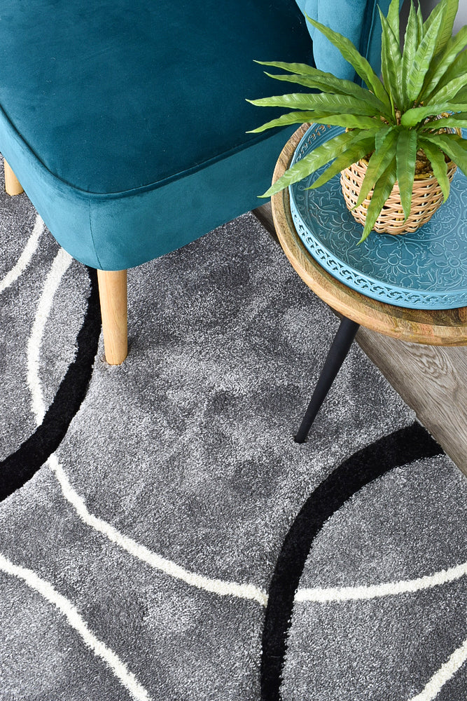 Dahlia 798 Light Grey Black Runner.