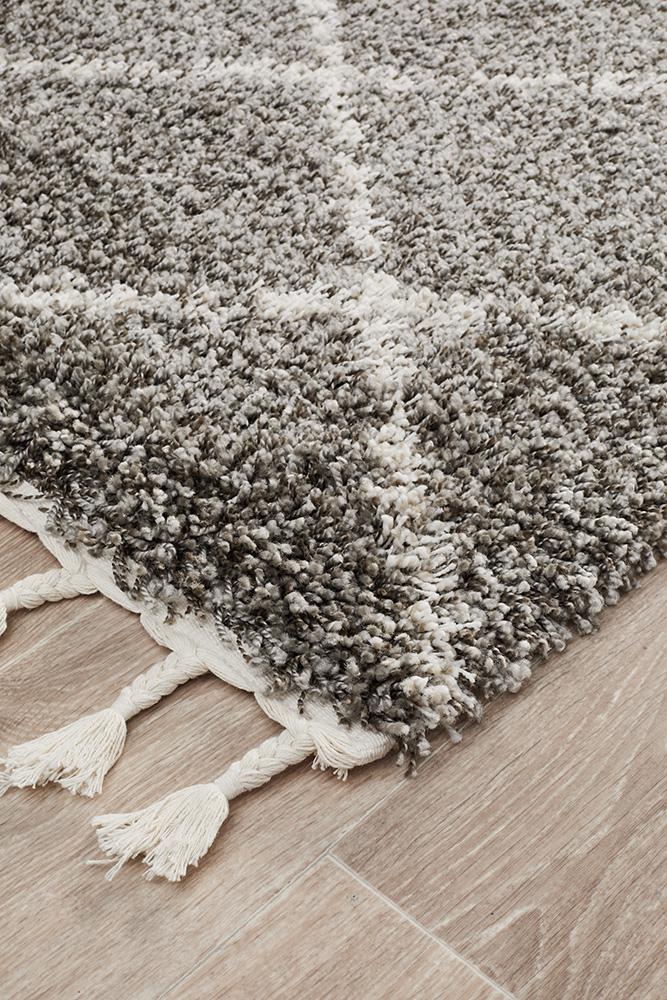 Kesar 22 Grey Runner Rug.