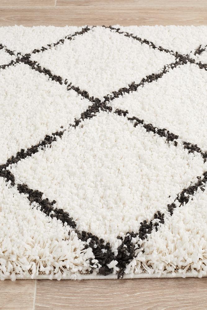 Kesar 22 White Runner Rug.