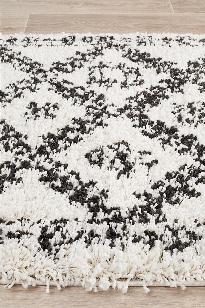 Kesar 33 White Runner Rug.