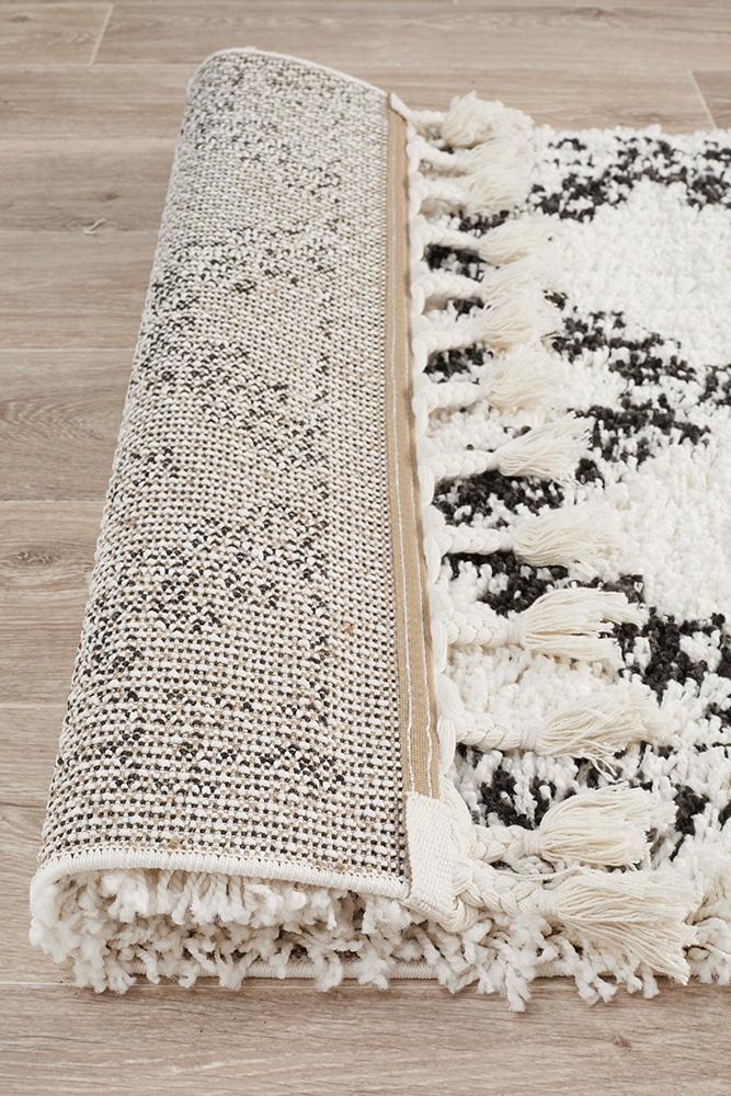 Kesar 33 White Runner Rug.