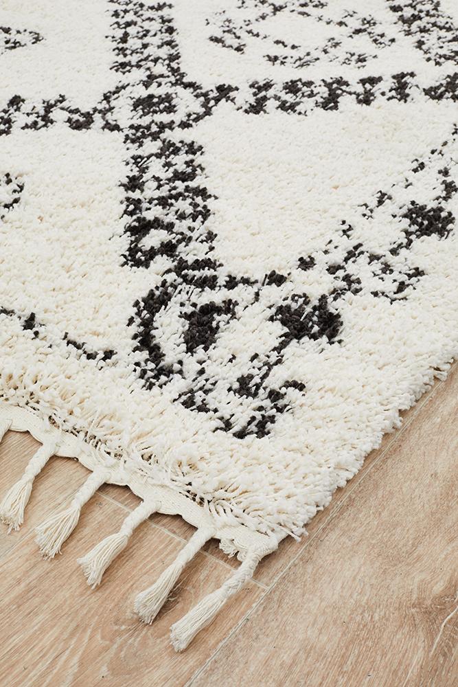 Kesar 33 White Rug.