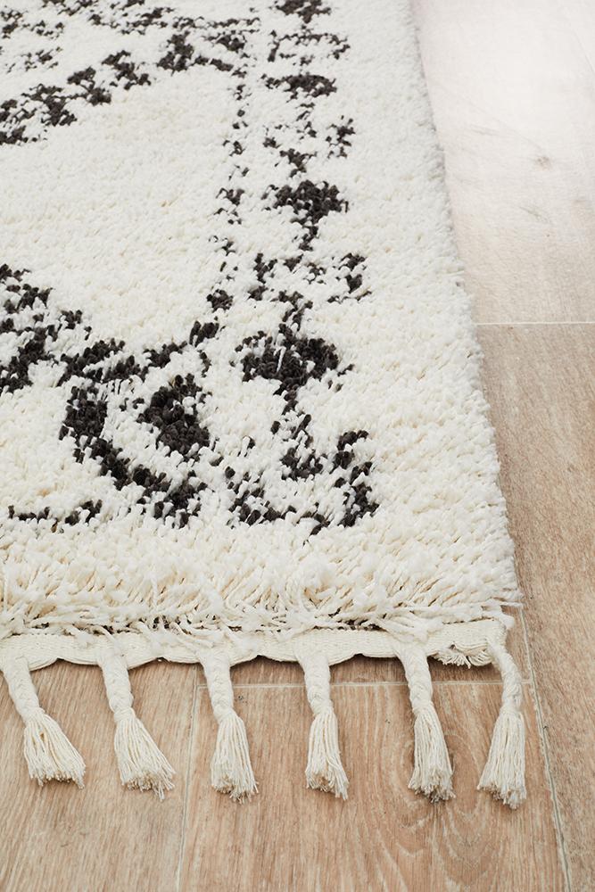 Kesar 33 White Rug.