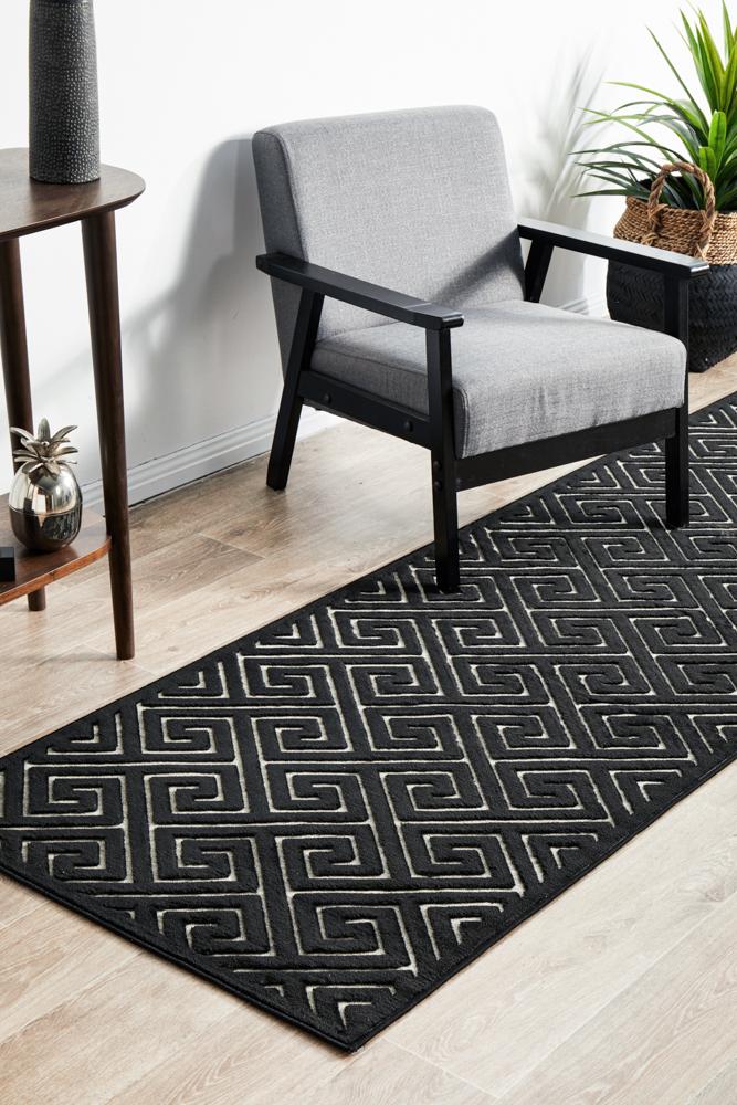 York Alice Black & Gold Runner Rug.