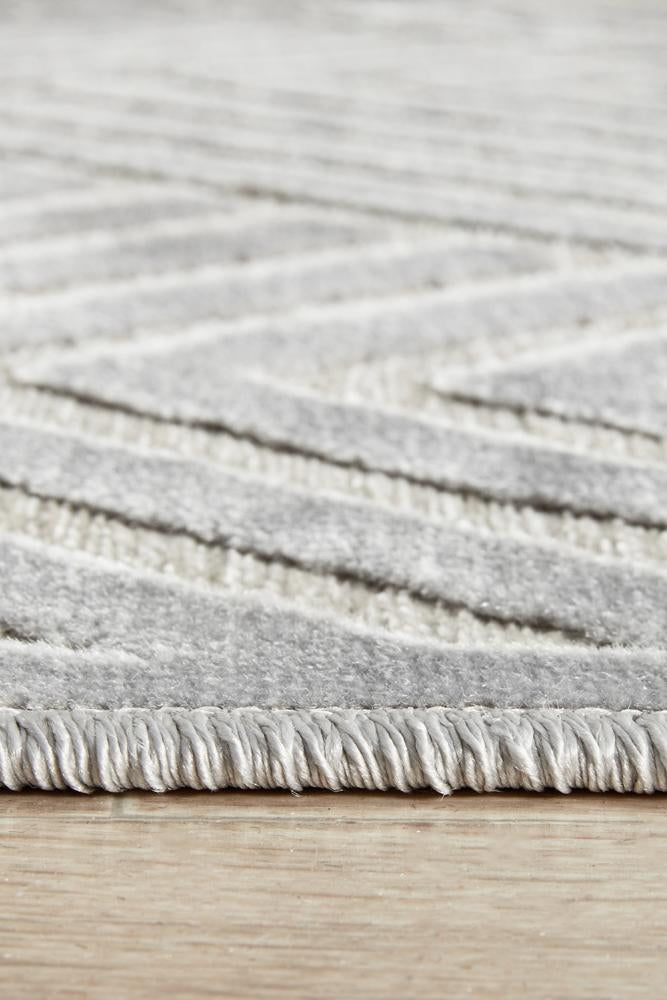 York Cindy Silver Runner Rug.